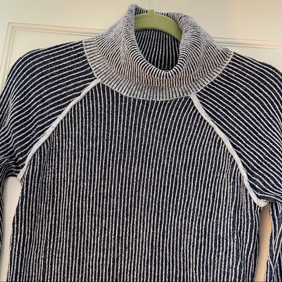 Abercrombie & Fitch Striped Turtleneck - Picture 2 of 4